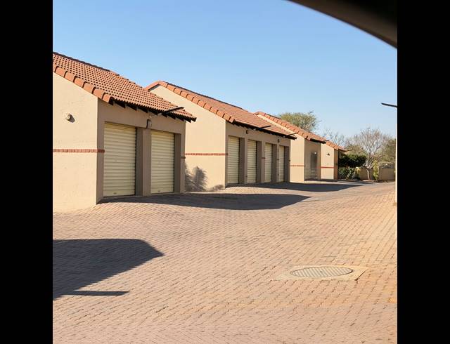 2 BEDROOM CLUSTER FOR SALE IN MOOIKLOOF RIDGE